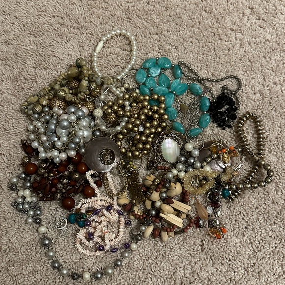 Craft Jewelry Lot 2LB - Picture 4 of 8